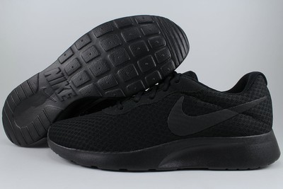 nike tanjun triple black